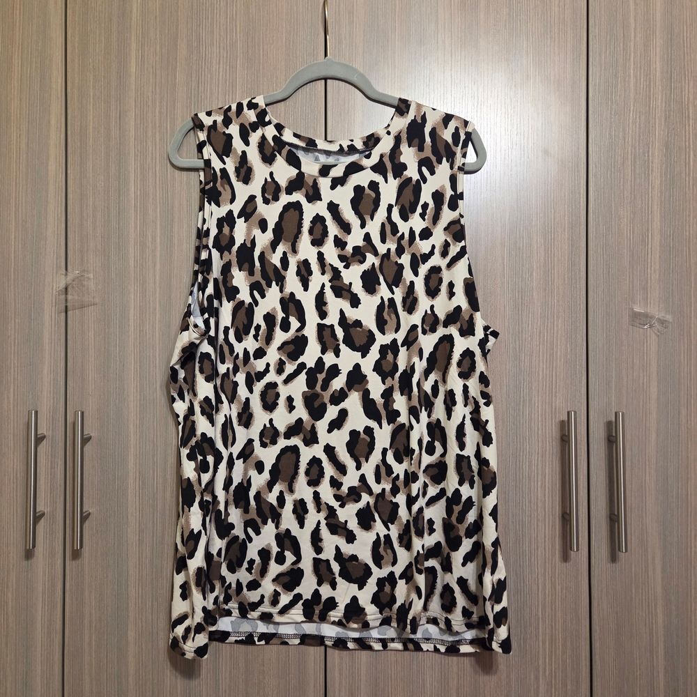 Leopard Print Sleeveless Top